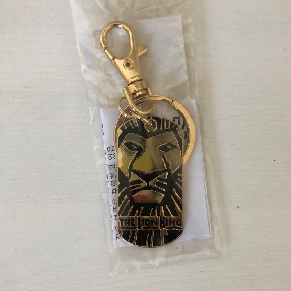 🔑 The Lion King Gold Keychain
